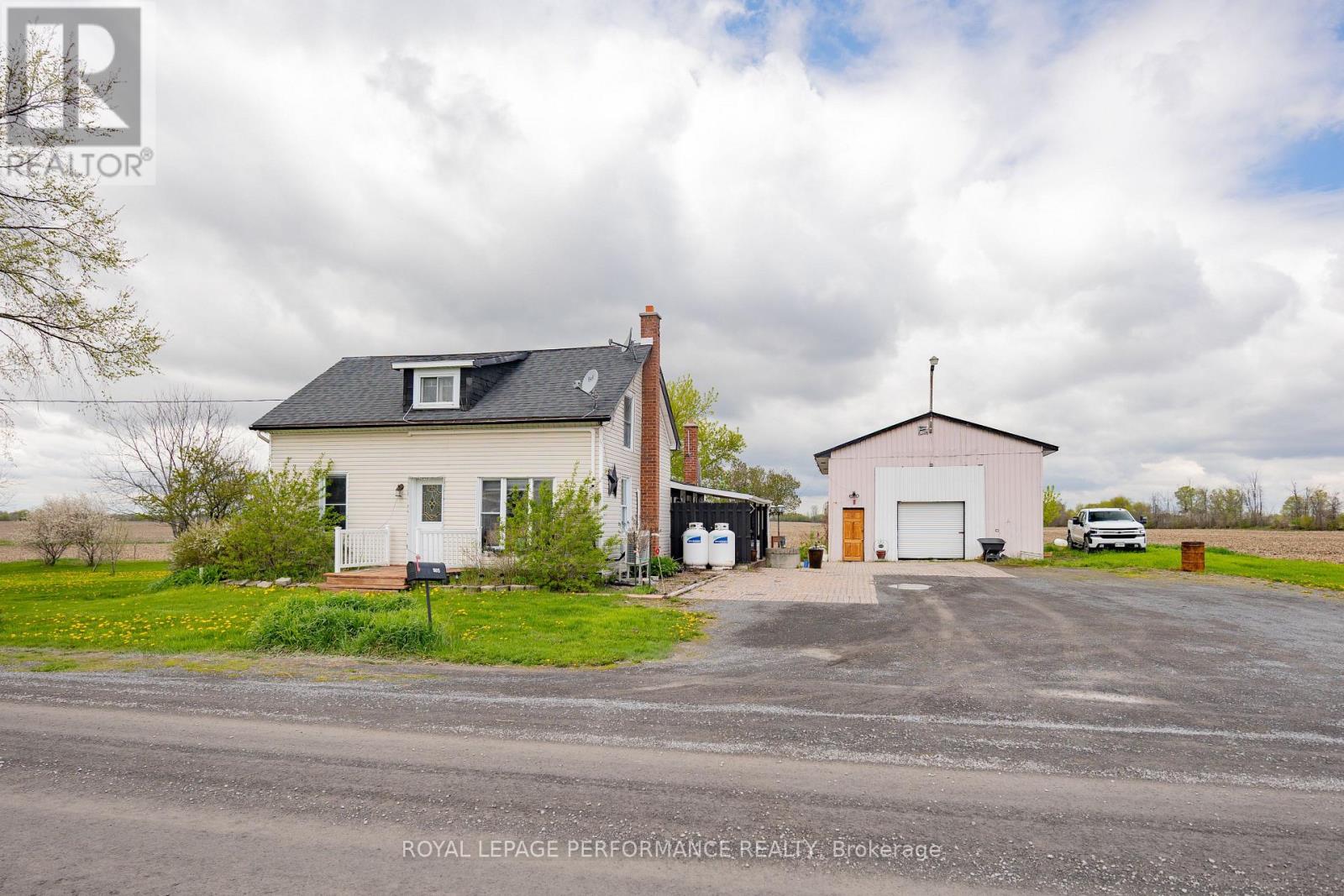 16615 Duff's Corners Road, North Stormont, Ontario  K0C 1V0 - Photo 1 - X13146122