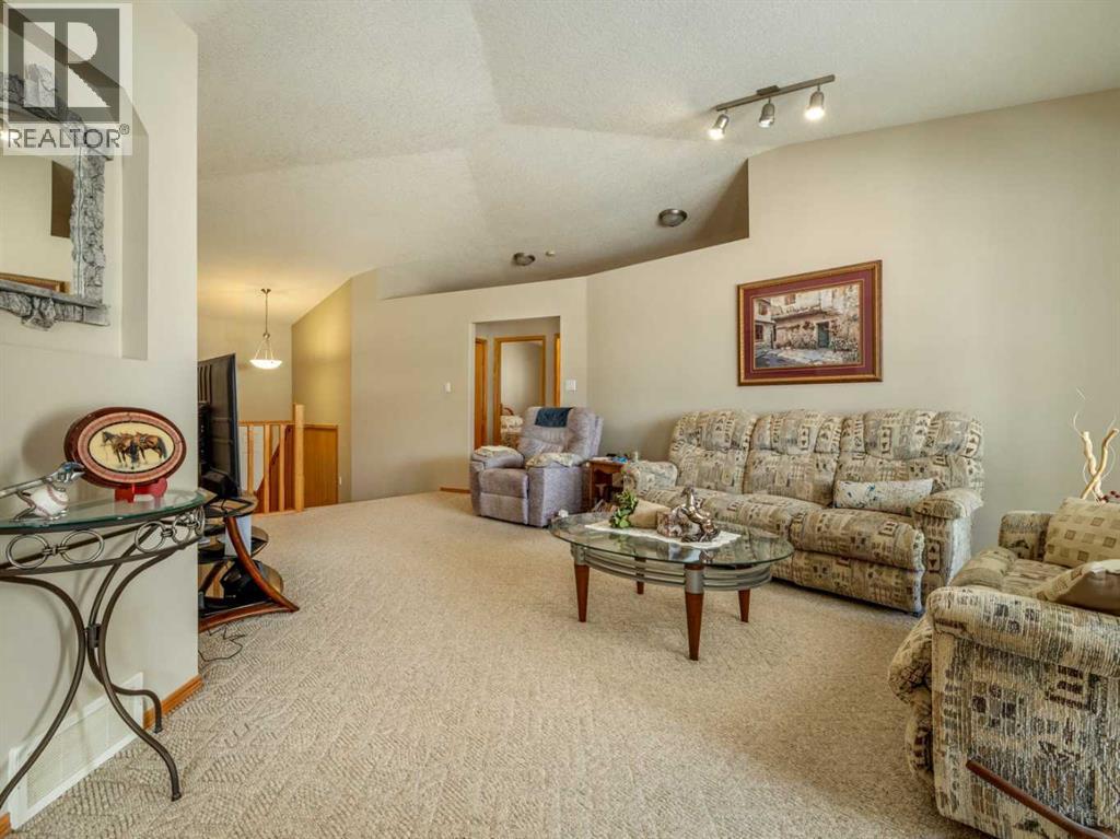 108 Riverdale Terrace W, Lethbridge, Alberta  T1K 7S8 - Photo 8 - A2297995