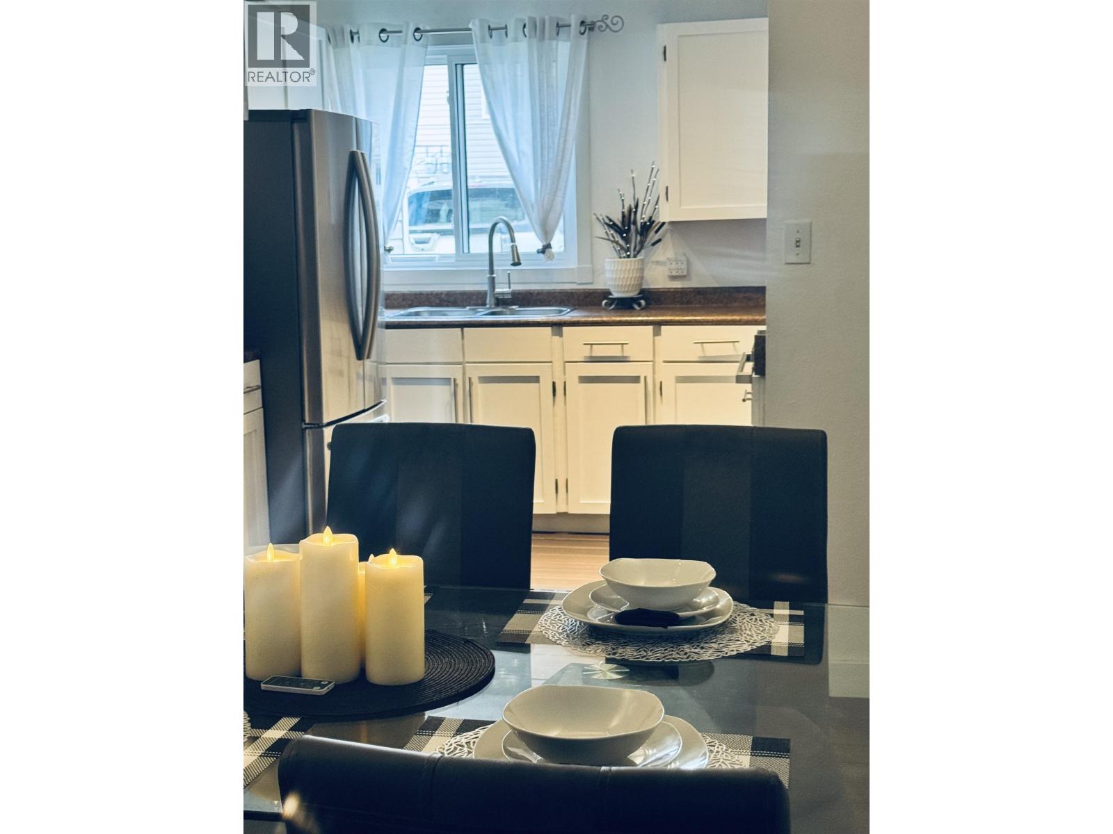 2082 Springer Avenue, Burnaby, British Columbia  V5B 3M5 - Photo 4 - R3125063