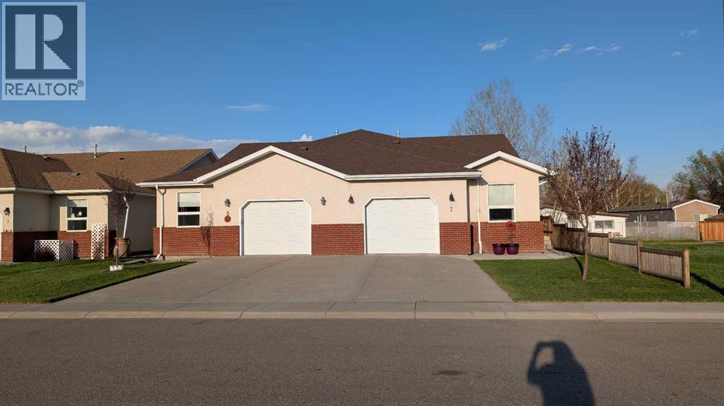 7 Sundance Street W, Claresholm, Alberta  T0L 0T0 - Photo 2 - A2309635