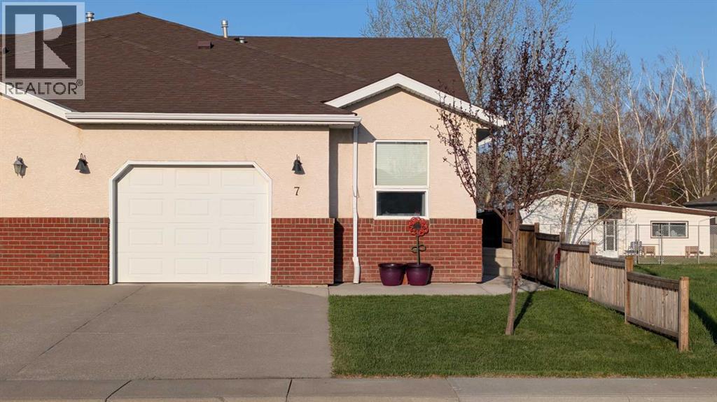 7 Sundance Street W, Claresholm, Alberta