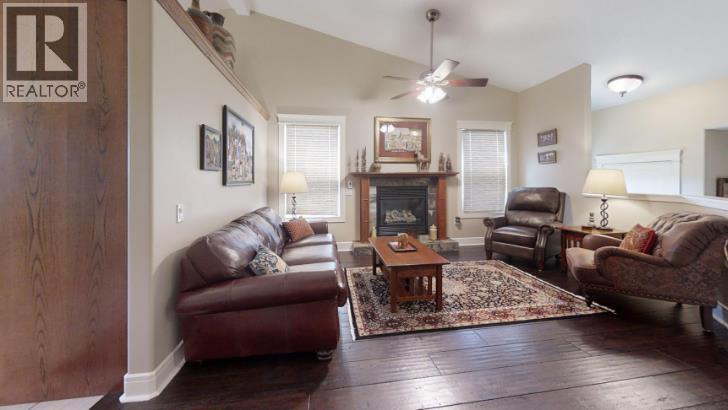 7 Sundance Street W, Claresholm, Alberta  T0L 0T0 - Photo 6 - A2309635