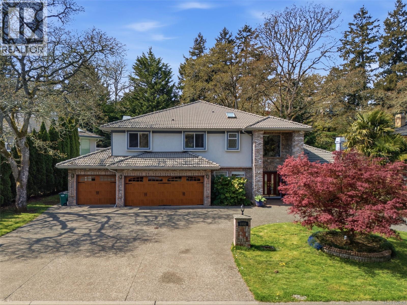 1032 Valewood Trail, Saanich, British Columbia V8X 5G7 - Photo 1 - 1030994