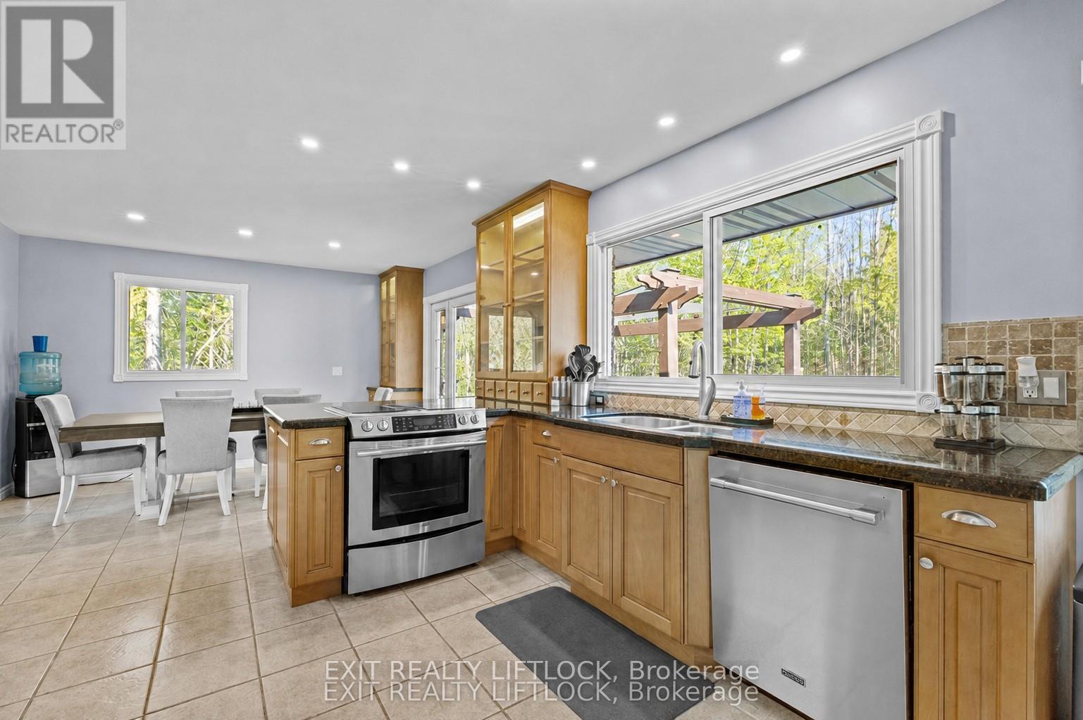 2225 Parkhill Road W, Cavan Monaghan, Ontario  K9J 6X4 - Photo 14 - X13146006