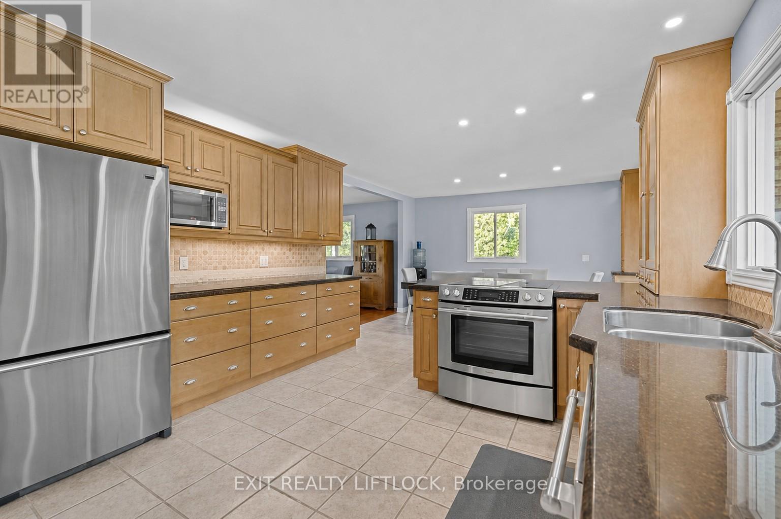 2225 Parkhill Road W, Cavan Monaghan, Ontario  K9J 6X4 - Photo 15 - X13146006