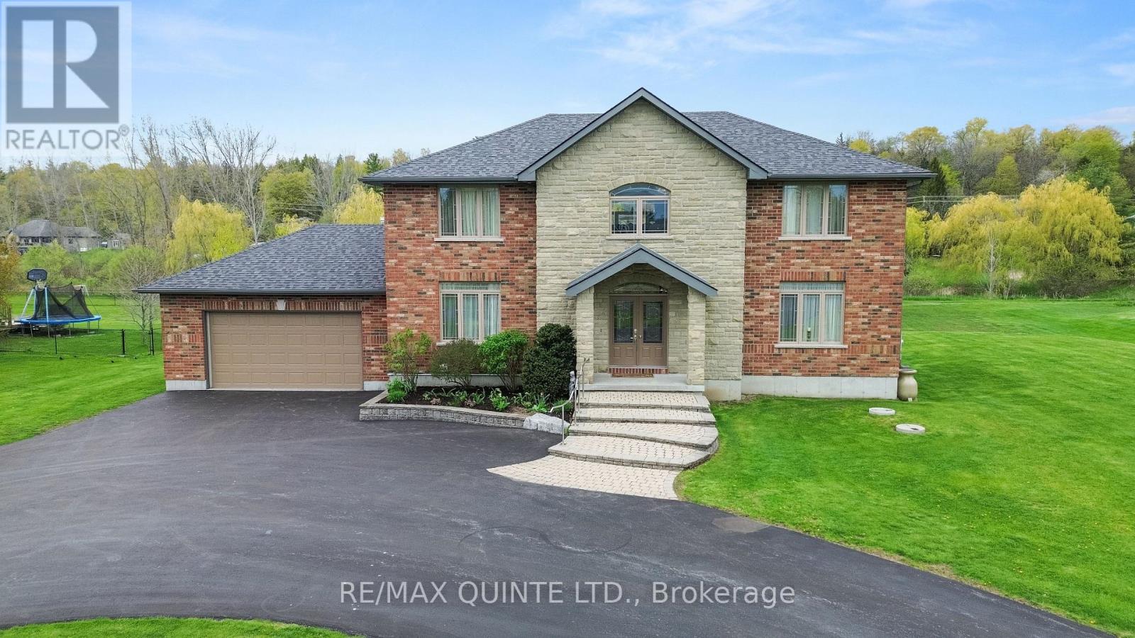 39 Deerfield Court, Prince Edward County, Ontario  K8N 4Z1 - Photo 1 - X13146050