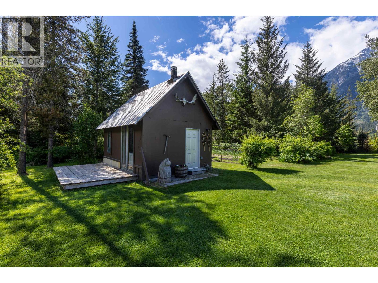 8950 Pemberton Meadows Road, Pemberton, British Columbia  V0N 2L2 - Photo 28 - R3125082