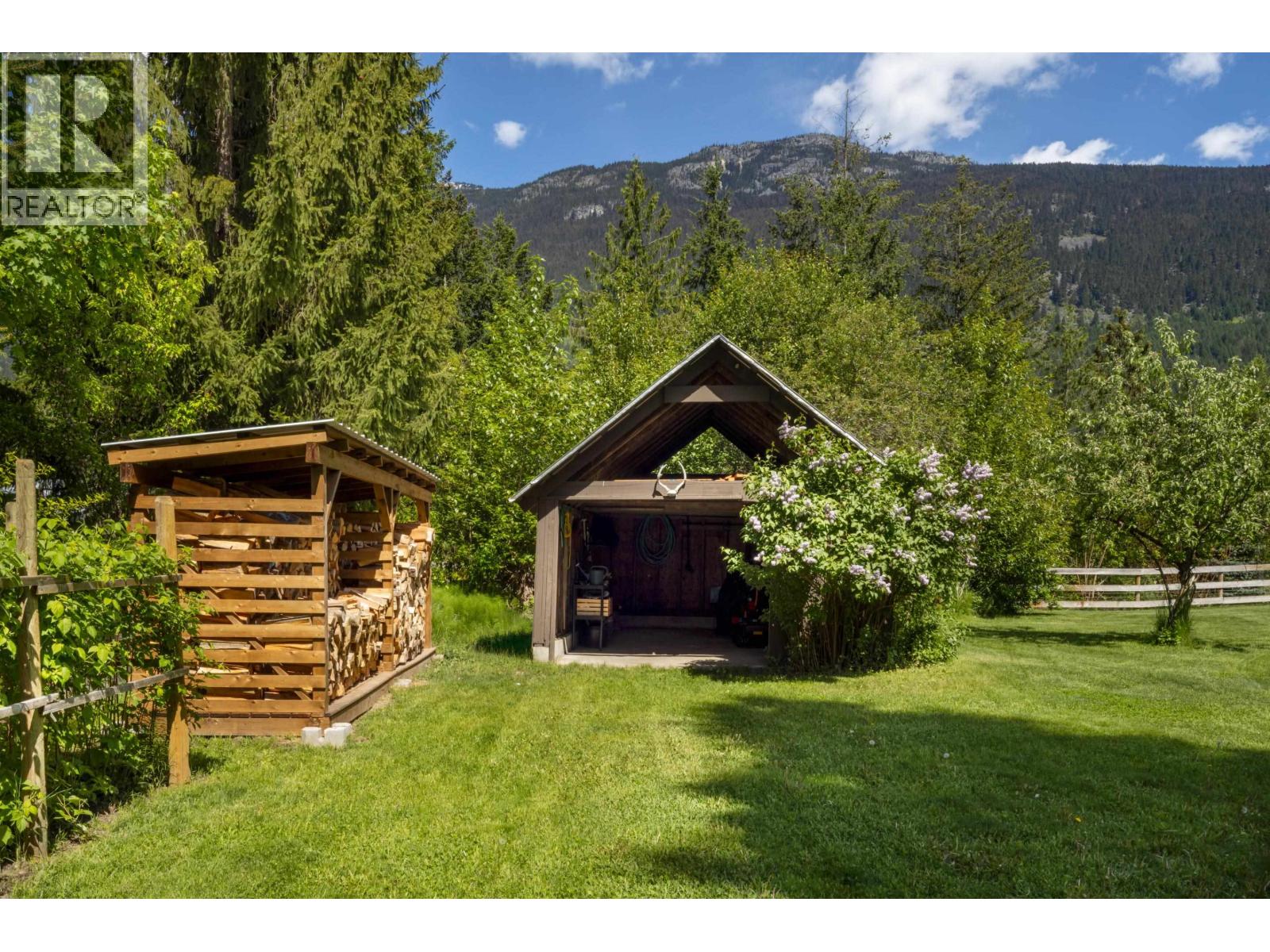 8950 Pemberton Meadows Road, Pemberton, British Columbia  V0N 2L2 - Photo 29 - R3125082