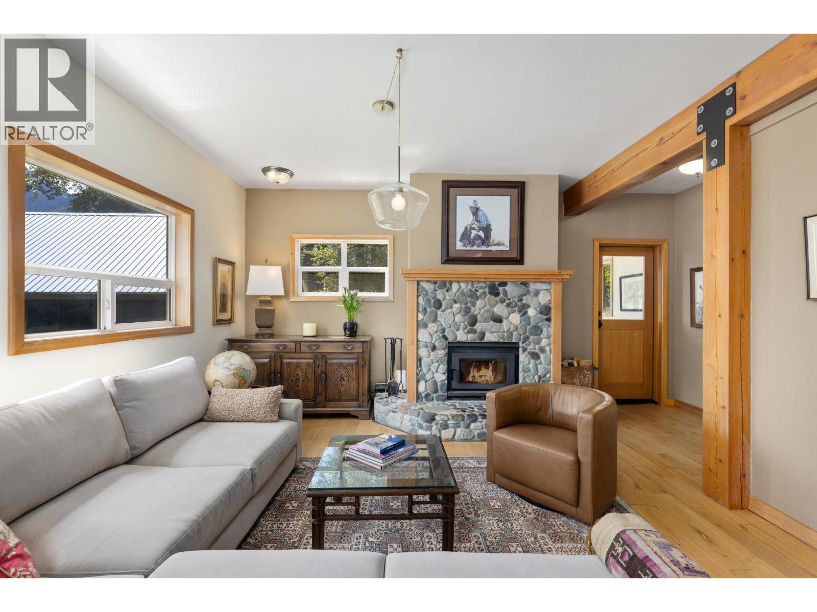 8950 Pemberton Meadows Road, Pemberton, British Columbia  V0N 2L2 - Photo 8 - R3125082
