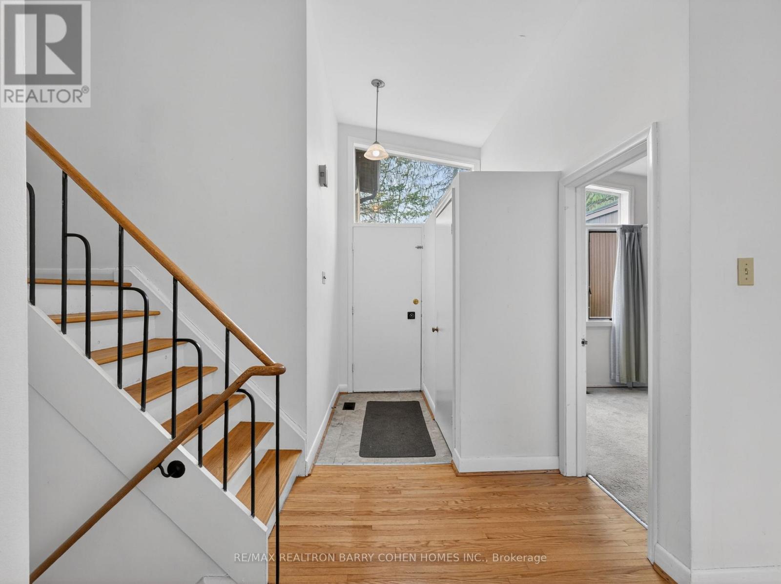 4 Malabar Place, Toronto, Ontario  M3B 1A5 - Photo 3 - C13145988