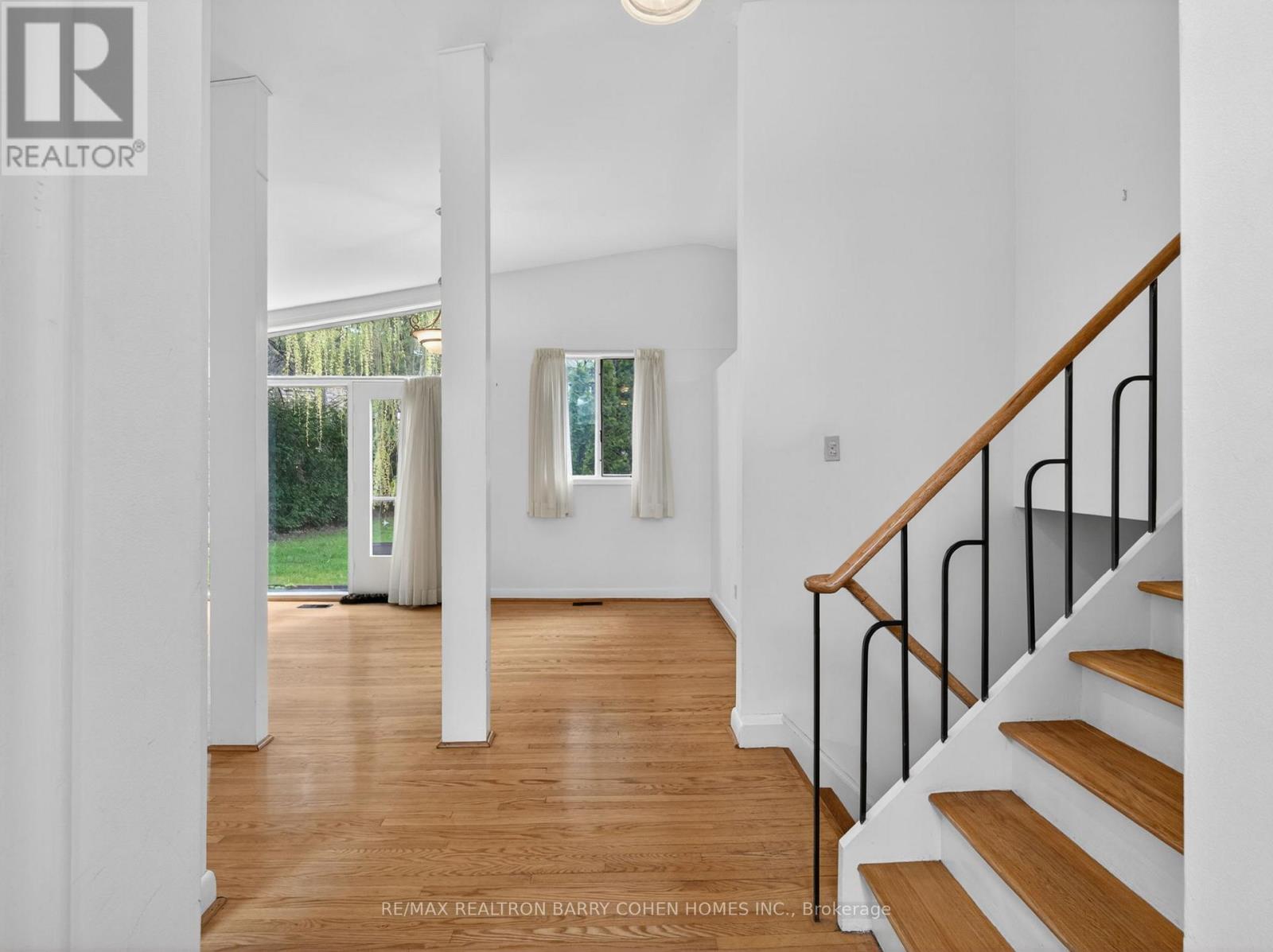 4 Malabar Place, Toronto, Ontario  M3B 1A5 - Photo 4 - C13145988