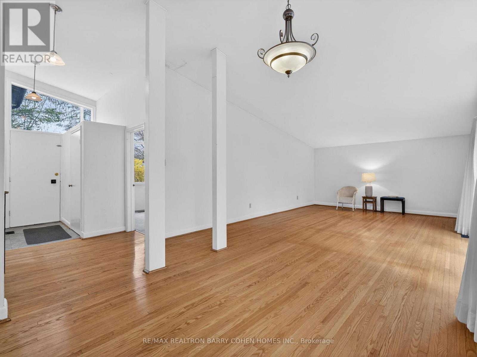 4 Malabar Place, Toronto, Ontario  M3B 1A5 - Photo 5 - C13145988