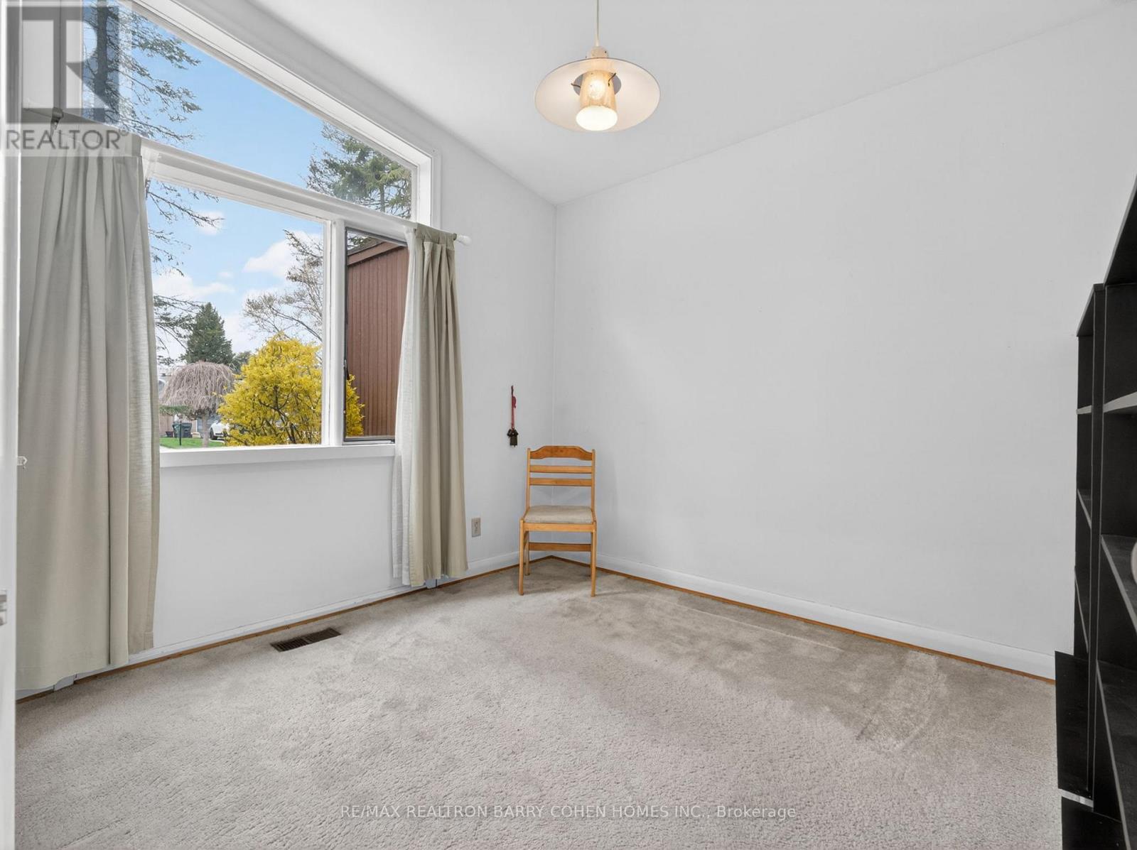 4 Malabar Place, Toronto, Ontario  M3B 1A5 - Photo 8 - C13145988