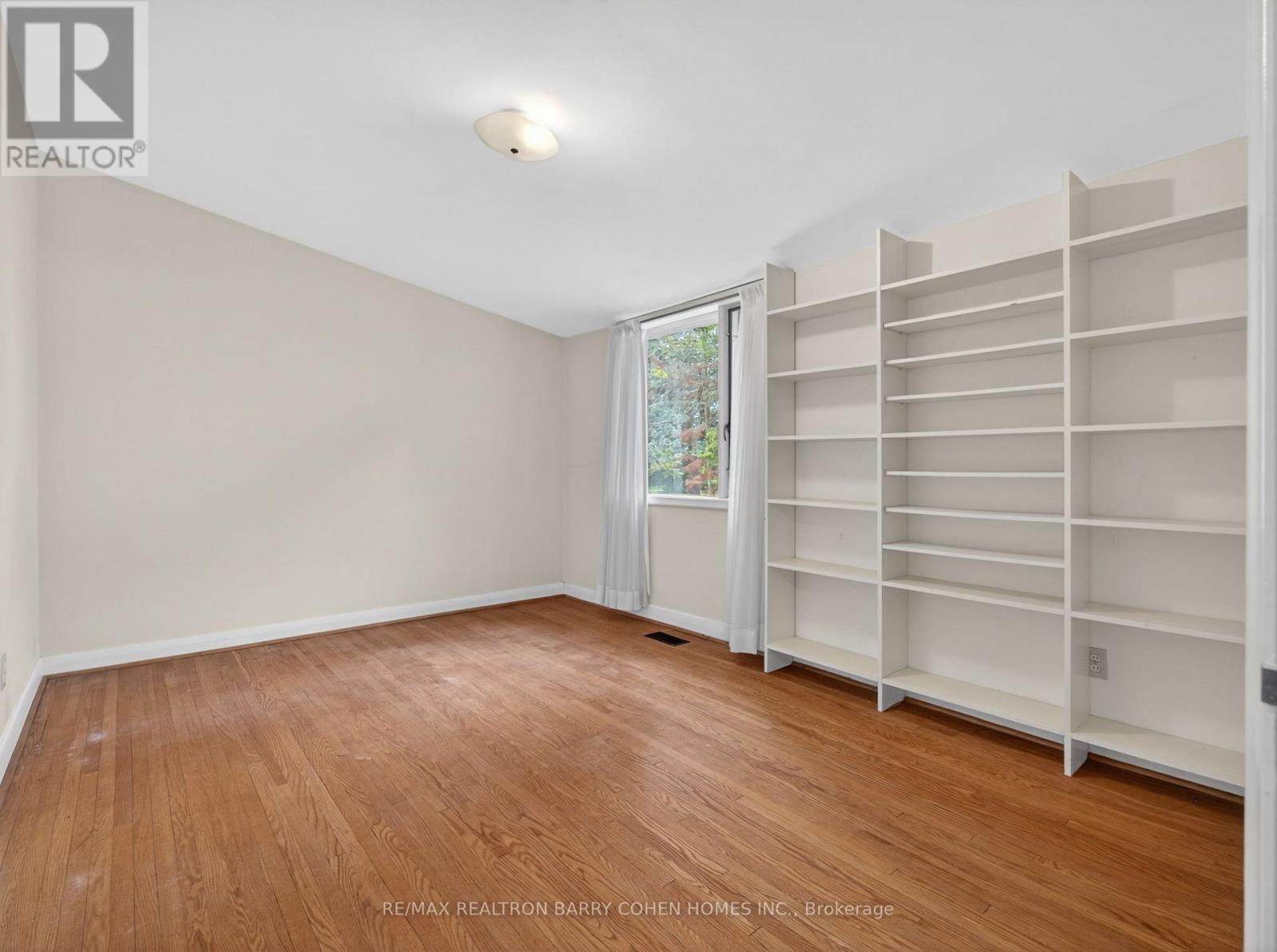 4 Malabar Place, Toronto, Ontario  M3B 1A5 - Photo 9 - C13145988