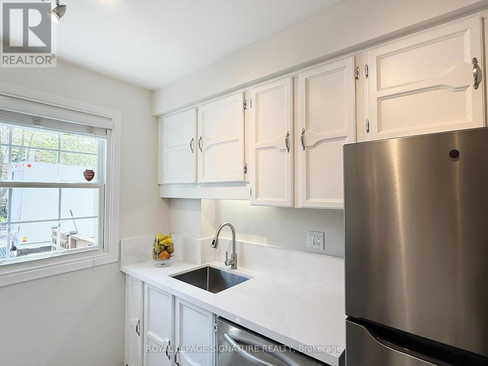 36 Lount Street, Toronto, Ontario  M4J 5A1 - Photo 5 - E13145270