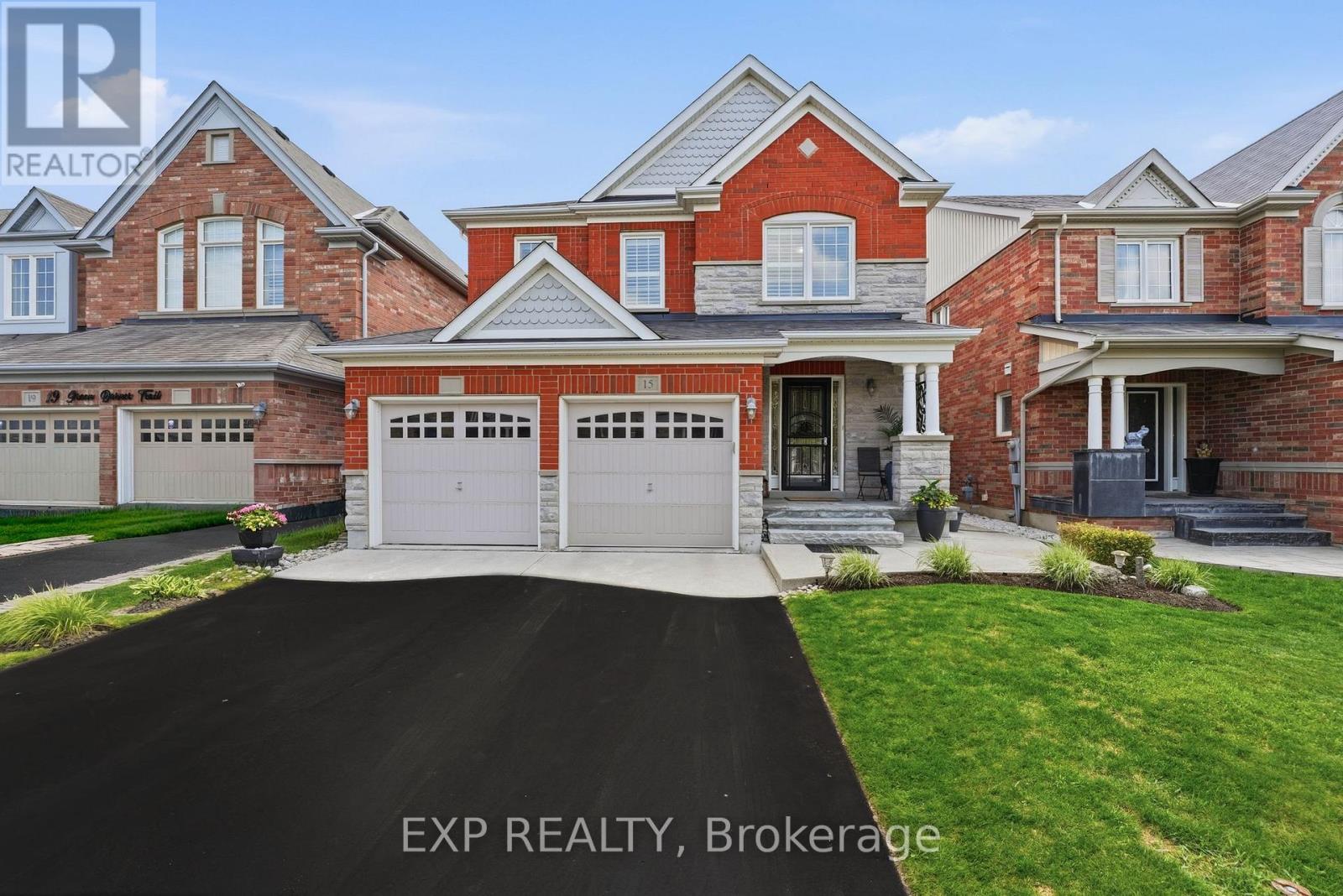 15 Green Darner Trail, Bradford West Gwillimbury (Bradford), Ontario  L3Z 0M1 - Photo 2 - N13145990