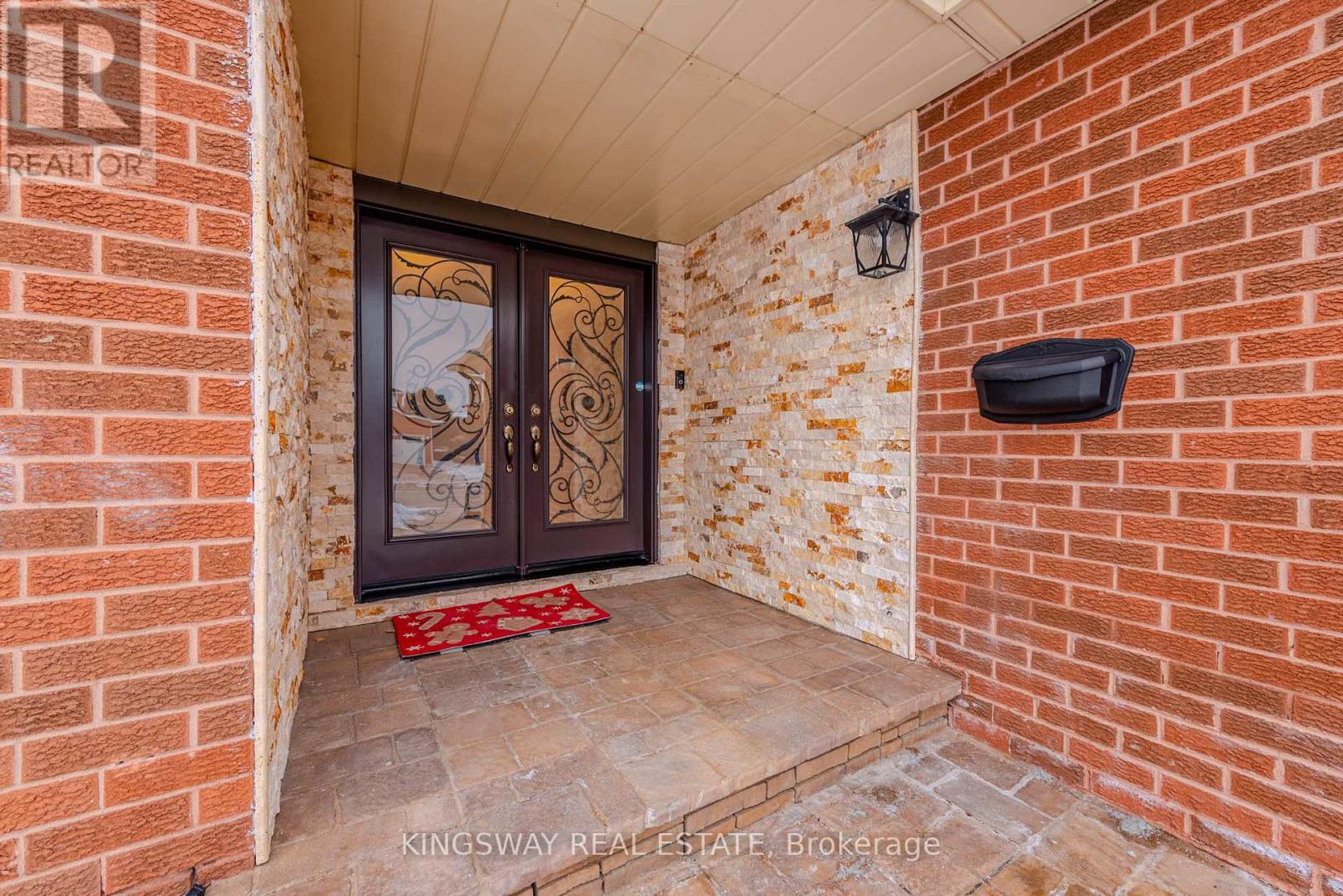 298 Forest Drive S, Vaughan, Ontario  L4L 3T5 - Photo 4 - N13146018