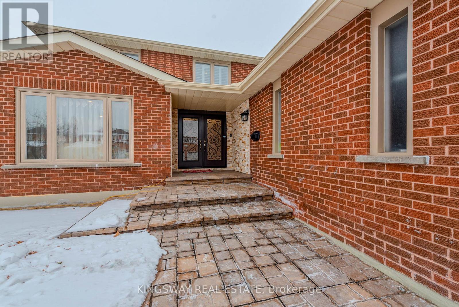 298 Forest Drive S, Vaughan, Ontario  L4L 3T5 - Photo 5 - N13146018