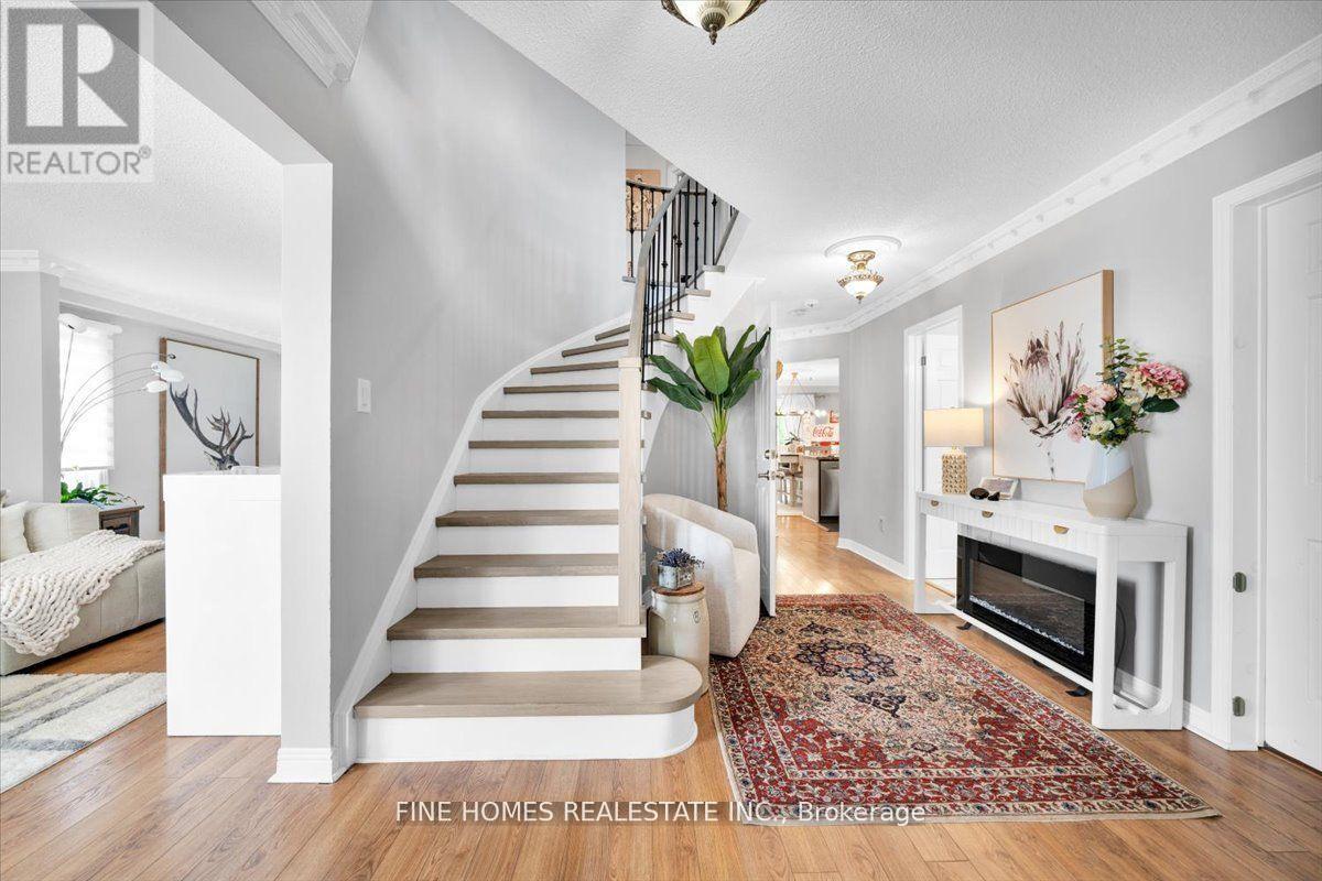 153 Browning Trail, Barrie (Letitia Heights), Ontario L4N 6R2 - Photo 4 - S13146032