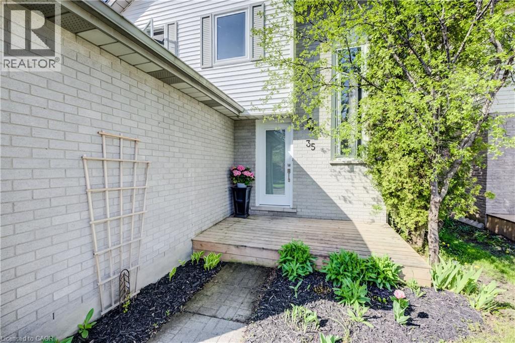 35 Camrose Court, Kitchener, Ontario  N2M 5J3 - Photo 5 - 40831504
