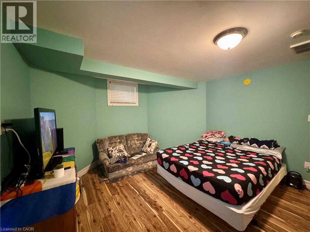 40 Lena Crescent Unit# Basement, Cambridge, Ontario  N1R 8P4 - Photo 3 - 40830888