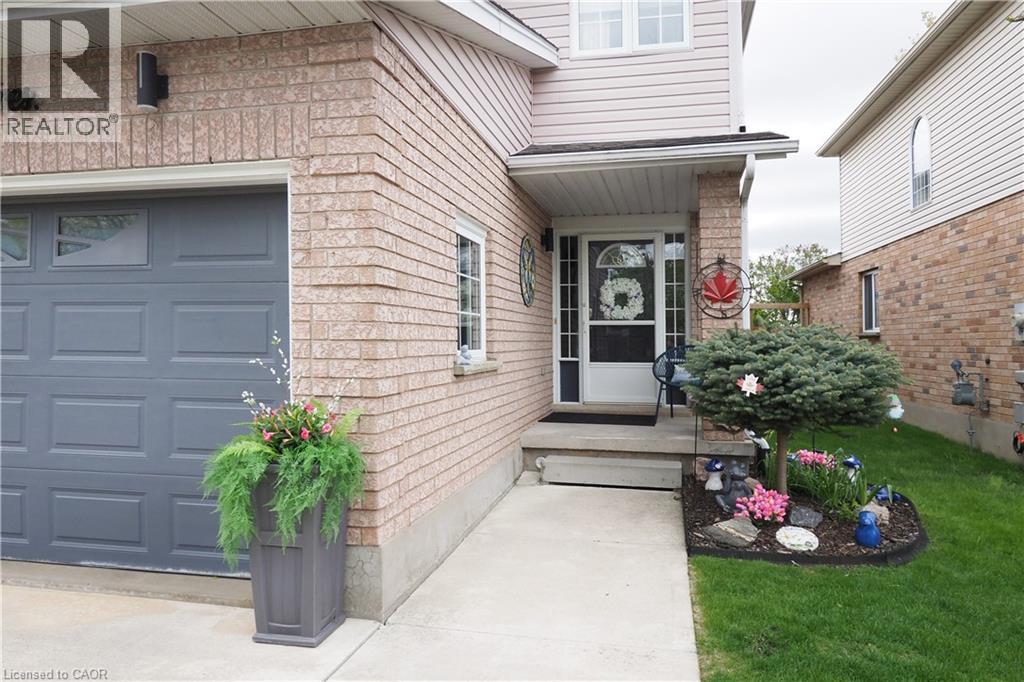 70 Queen Charlotte Crescent, Kitchener, Ontario  N2E 3N6 - Photo 4 - 40830310