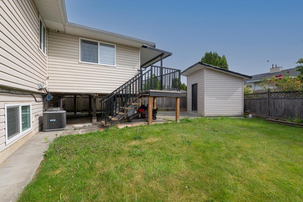 30617 Curlew Drive, Abbotsford, British Columbia  V2T 5J3 - Photo 5 - R3125126