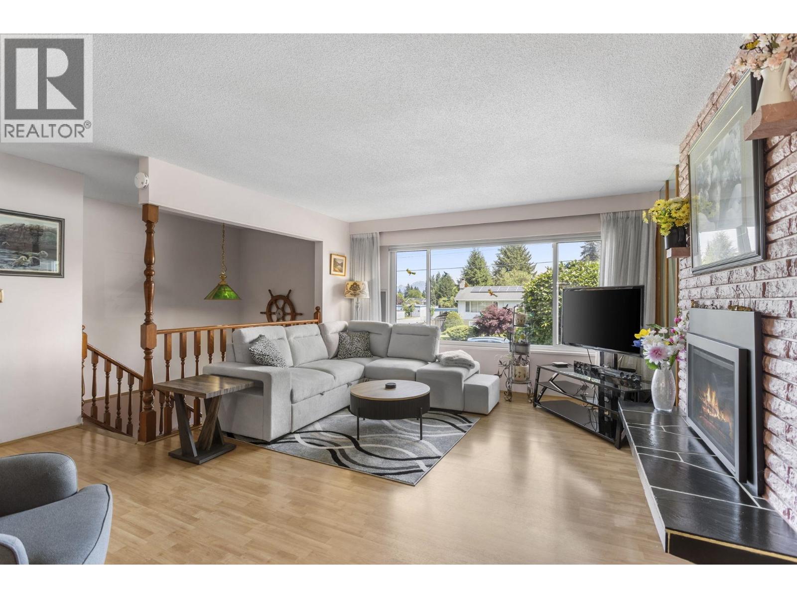 944 Porter Street, Coquitlam, British Columbia  V3J 5C2 - Photo 4 - R3124937