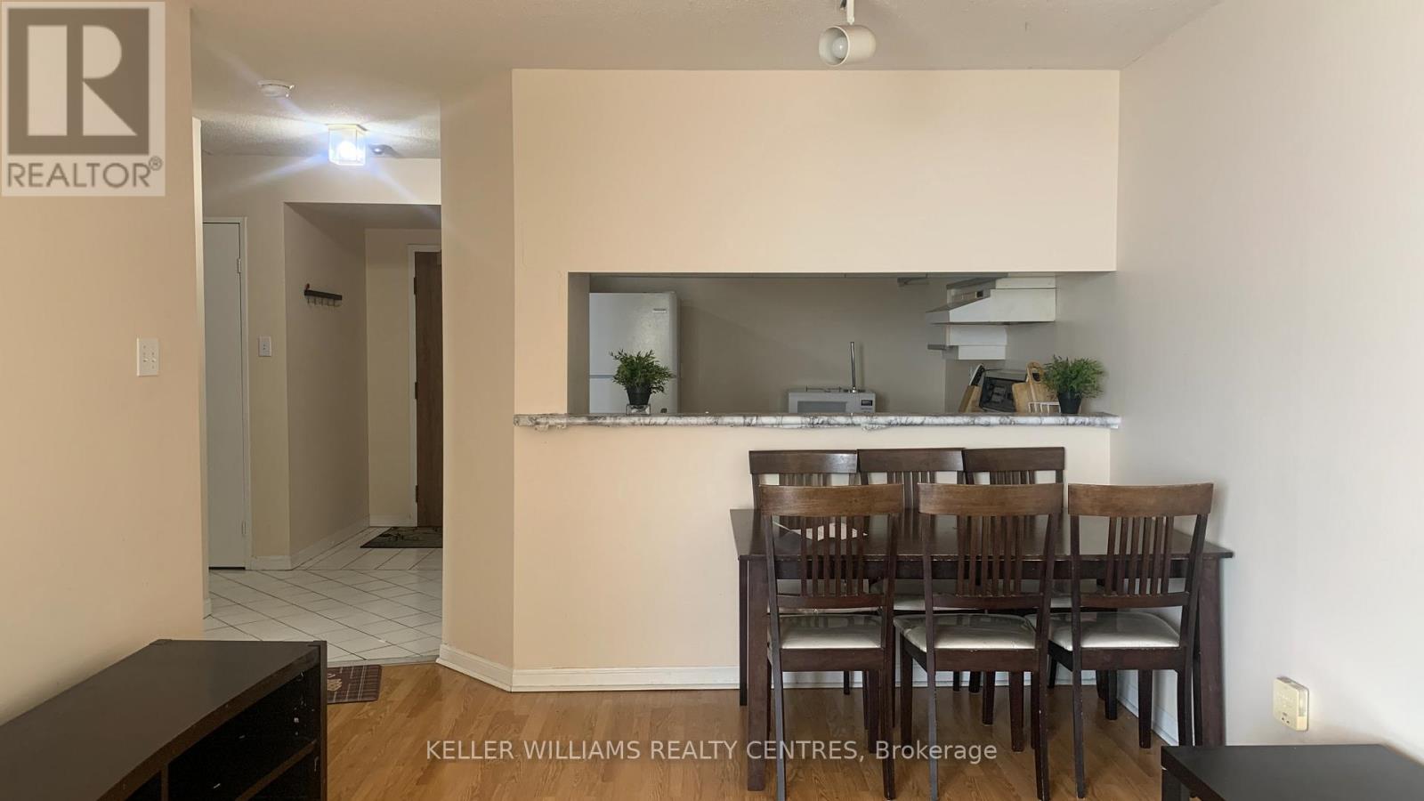1806 - 550 Webb Drive, Mississauga, Ontario  L5B 3Y4 - Photo 2 - W13146014