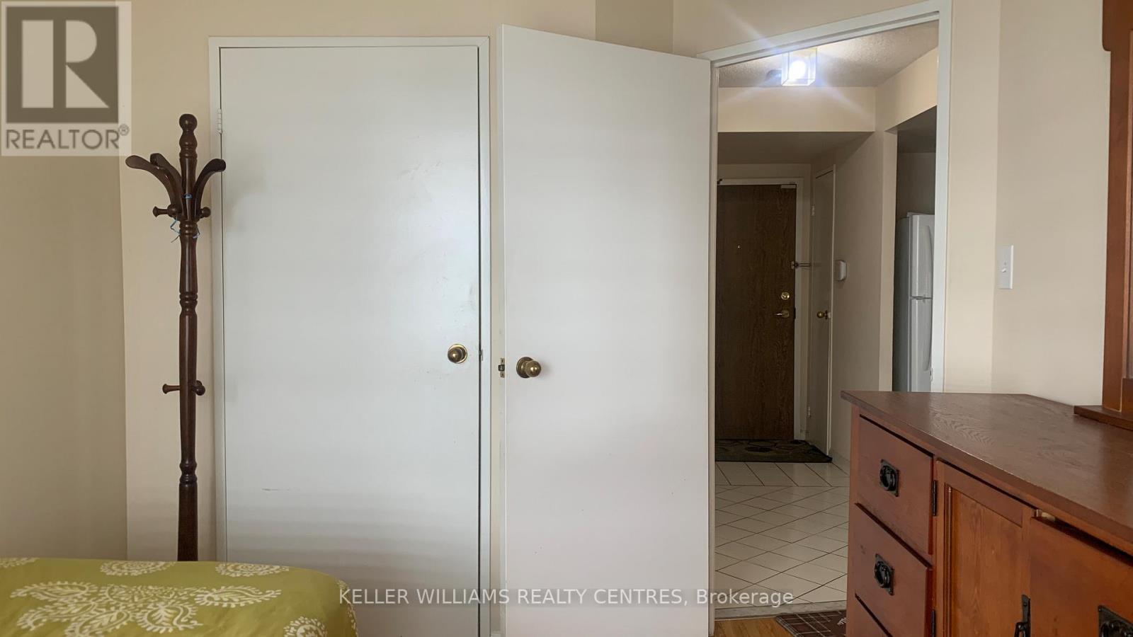 1806 - 550 Webb Drive, Mississauga, Ontario  L5B 3Y4 - Photo 4 - W13146014