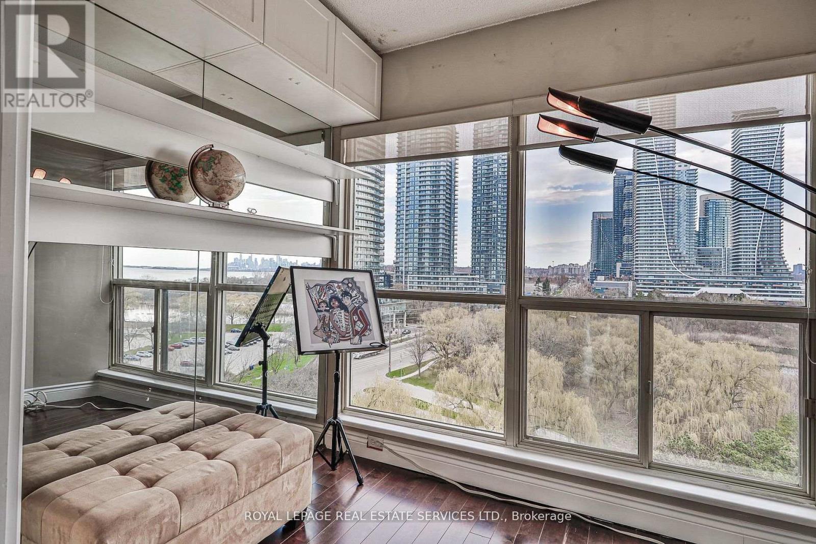 1010 - 2261 Lake Shore Boulevard W, Toronto, Ontario  M8V 3X1 - Photo 5 - W13146056
