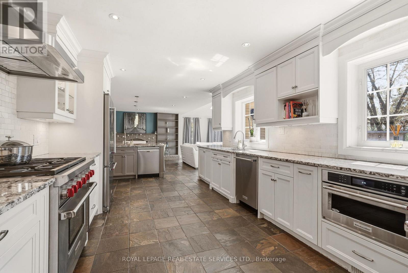 1264 Baldwin Drive, Oakville, Ontario  L6J 2W5 - Photo 6 - W13146058
