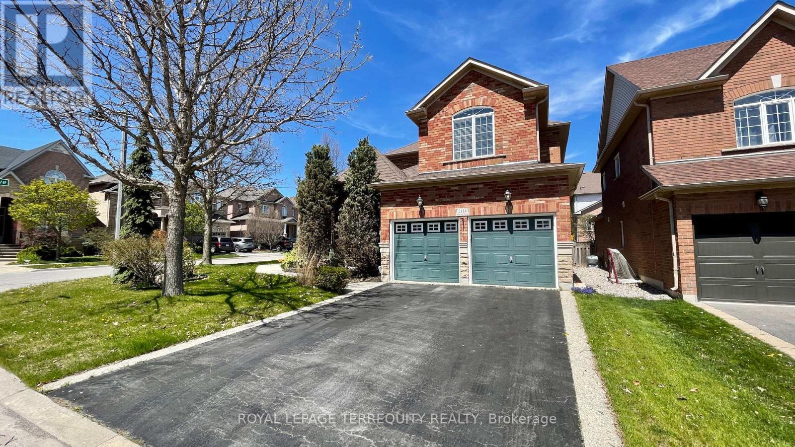 2114 Helmsley Avenue, Oakville, Ontario  L6M 4R5 - Photo 1 - W13146088