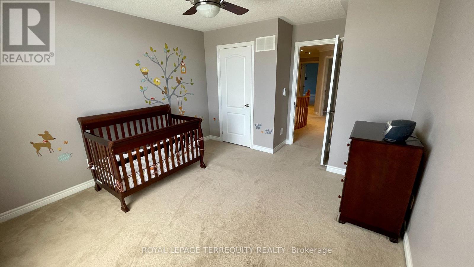 2114 Helmsley Avenue, Oakville, Ontario  L6M 4R5 - Photo 19 - W13146088