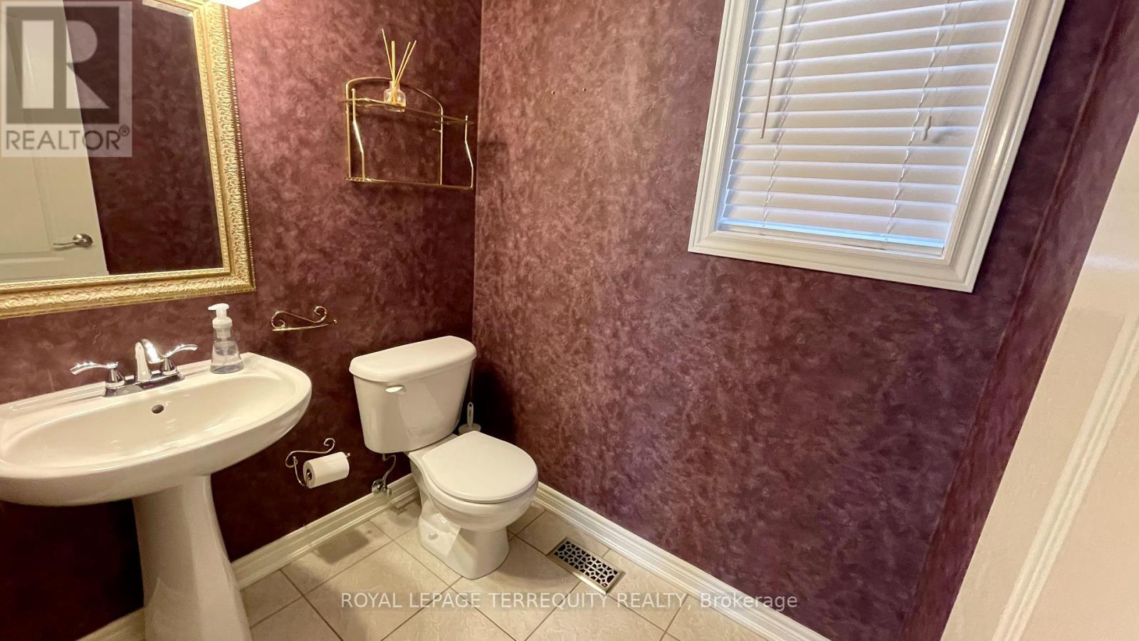 2114 Helmsley Avenue, Oakville, Ontario  L6M 4R5 - Photo 33 - W13146088