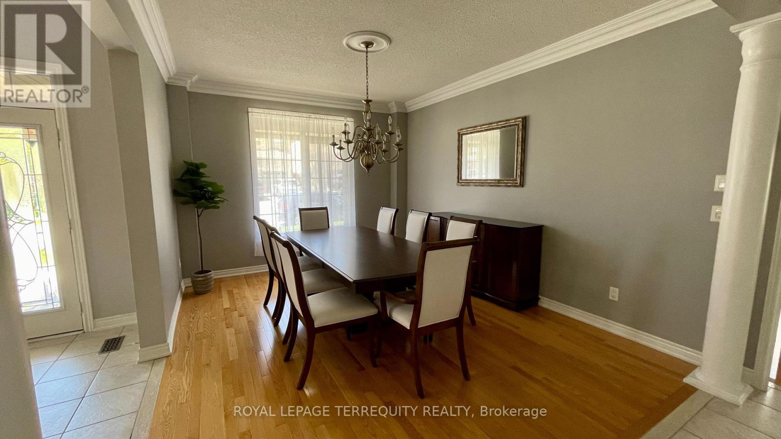 2114 Helmsley Avenue, Oakville, Ontario  L6M 4R5 - Photo 8 - W13146088