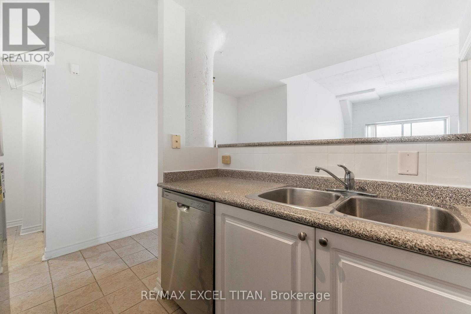 605 - 1401 Dupont Street, Toronto, Ontario  M6H 2B1 - Photo 10 - W13146098