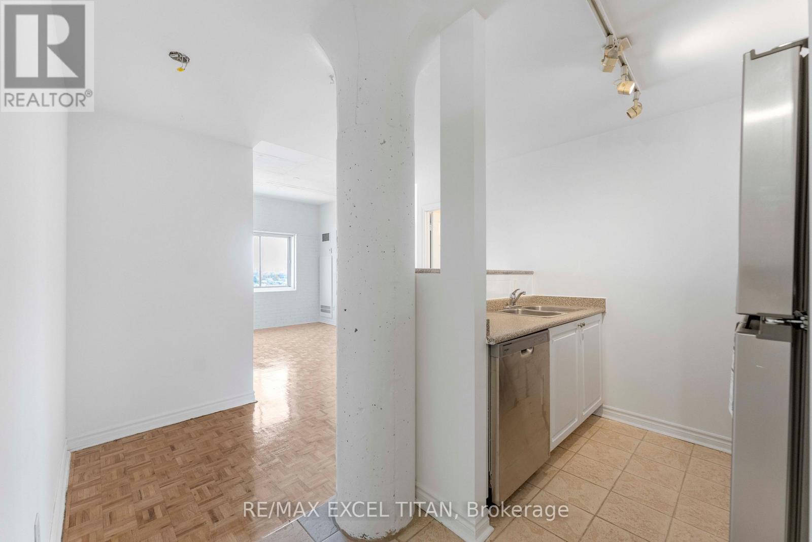 605 - 1401 Dupont Street, Toronto, Ontario  M6H 2B1 - Photo 14 - W13146098
