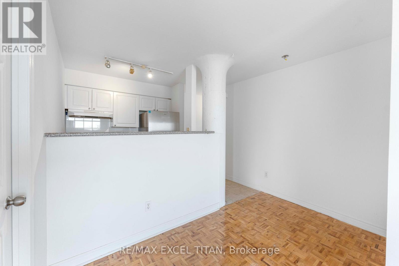 605 - 1401 Dupont Street, Toronto, Ontario  M6H 2B1 - Photo 9 - W13146098