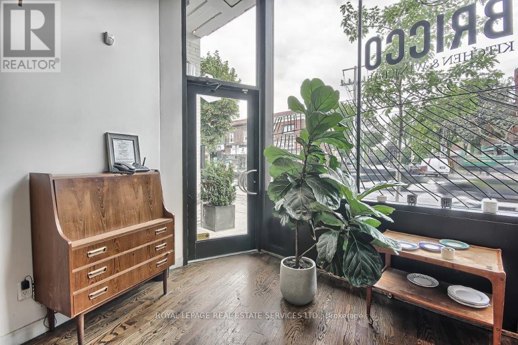 3047 Dundas Street W, Toronto, Ontario  M6P 1Z5 - Photo 1 - W13146124