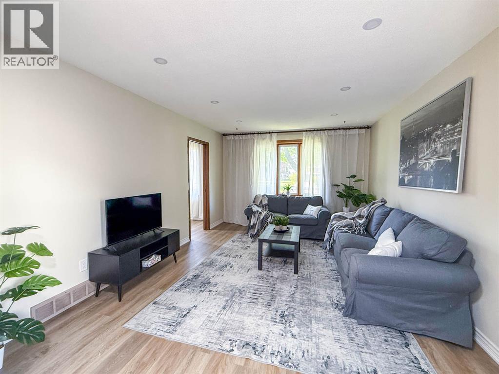 785 Ross Avenue, Sarnia, Ontario  N7T 7R1 - Photo 2 - 26010754