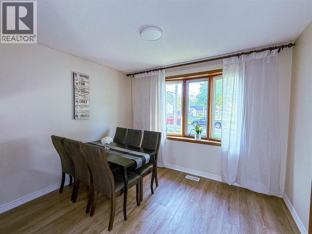 785 Ross Avenue, Sarnia, Ontario  N7T 7R1 - Photo 3 - 26010754