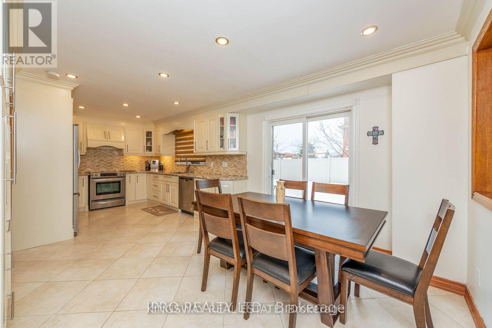 298 Forest Drive S, Vaughan, Ontario  L4L 3T5 - Photo 25 - N13146018