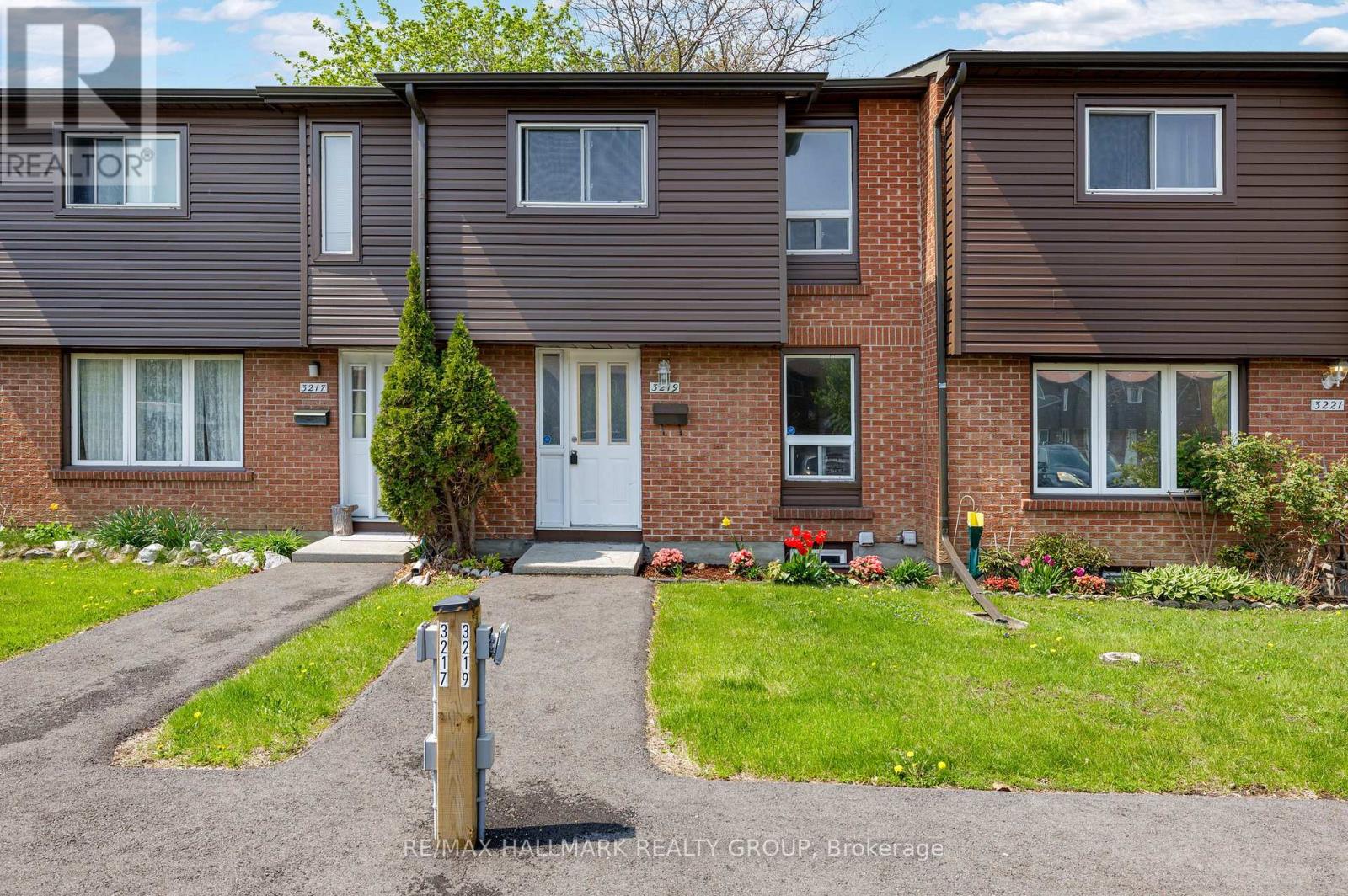 3219 STOCKTON DRIVE, Ottawa, Ontario