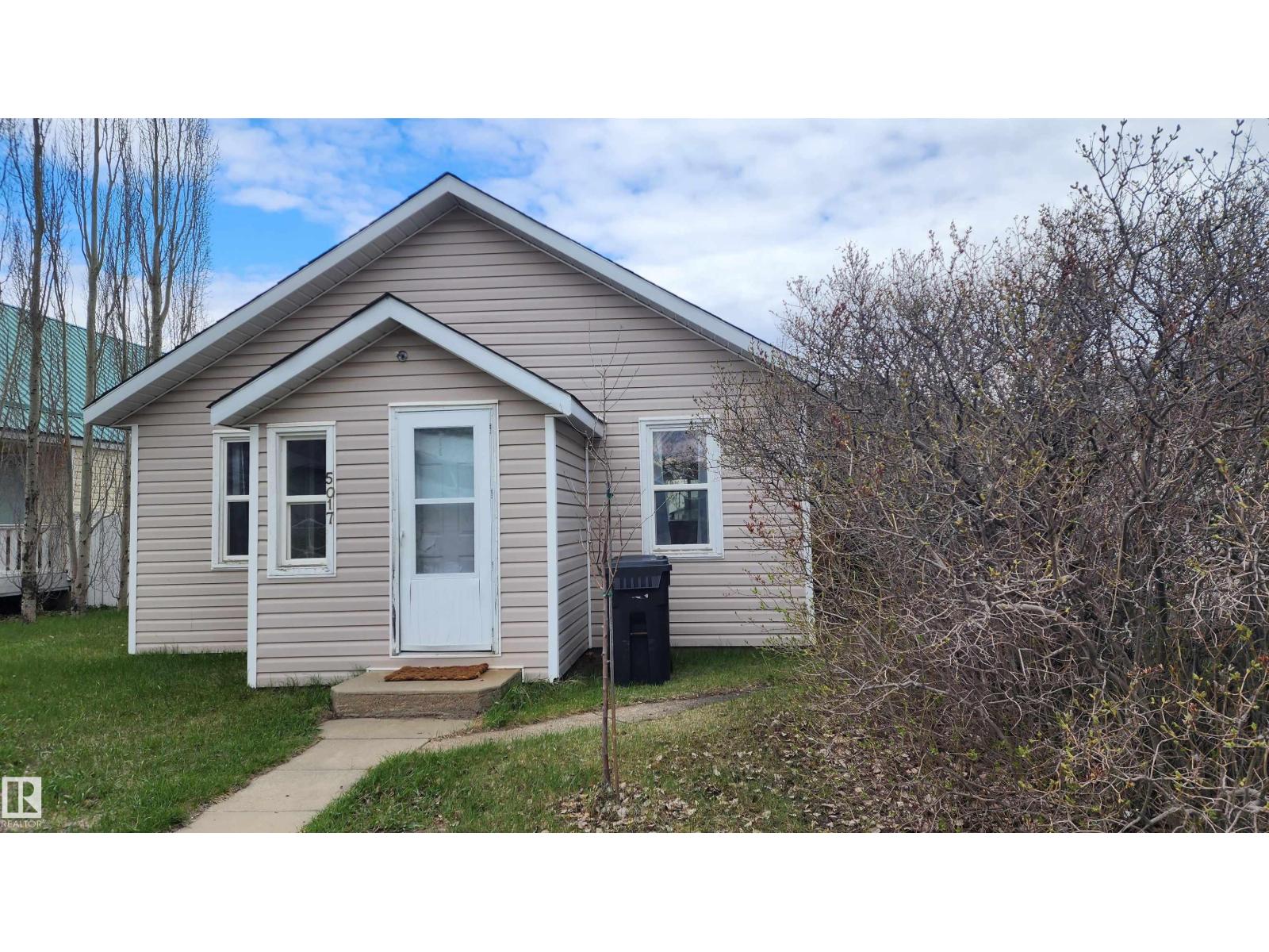 5017 51 St, Elk Point, Alberta  T0A 1A0 - Photo 2 - E4488621