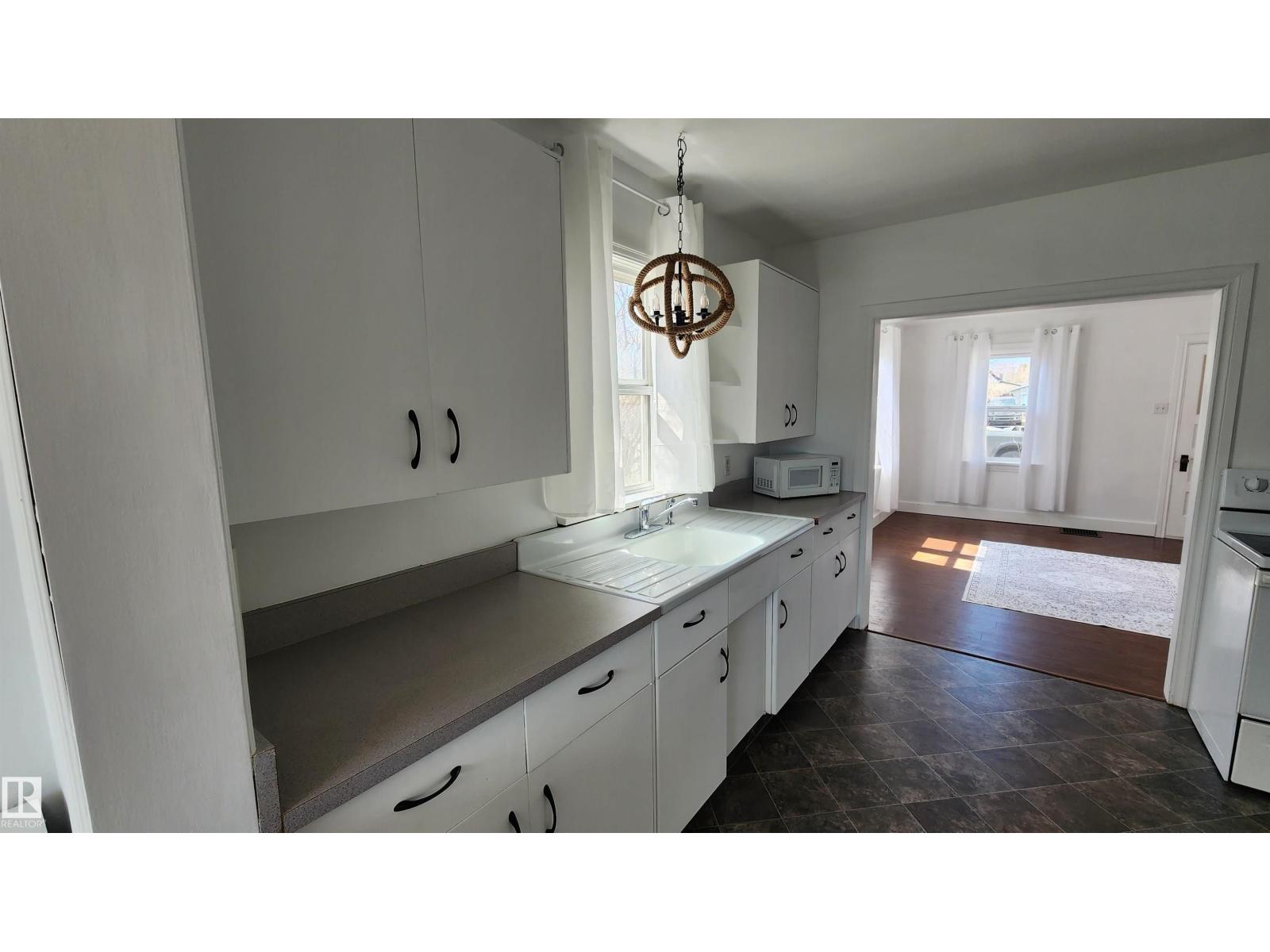 5017 51 St, Elk Point, Alberta  T0A 1A0 - Photo 11 - E4488621