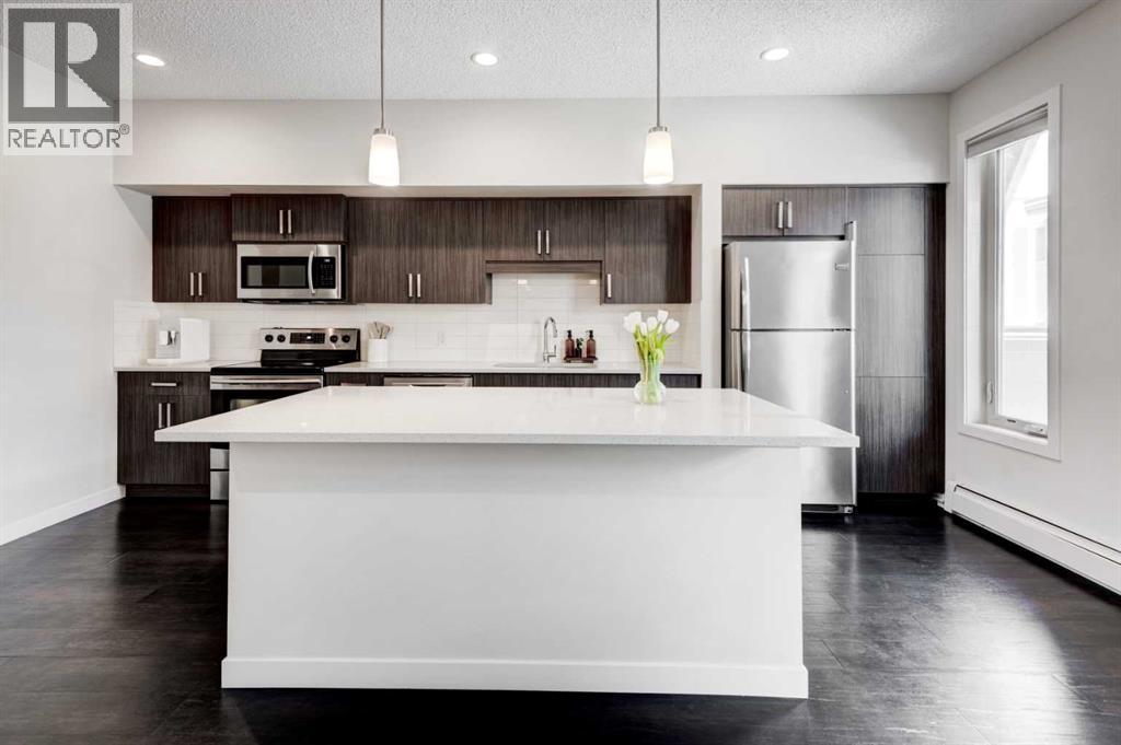 214, 7 Westpark Common SW, Calgary, Alberta  T3H 0Y4 - Photo 4 - A2310114