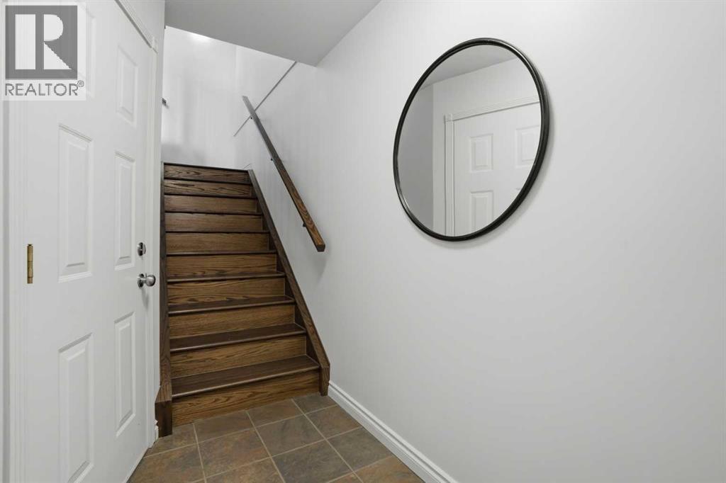 31 Mcdougall Court NE, Calgary, Alberta  T2E 8R3 - Photo 3 - A2311552