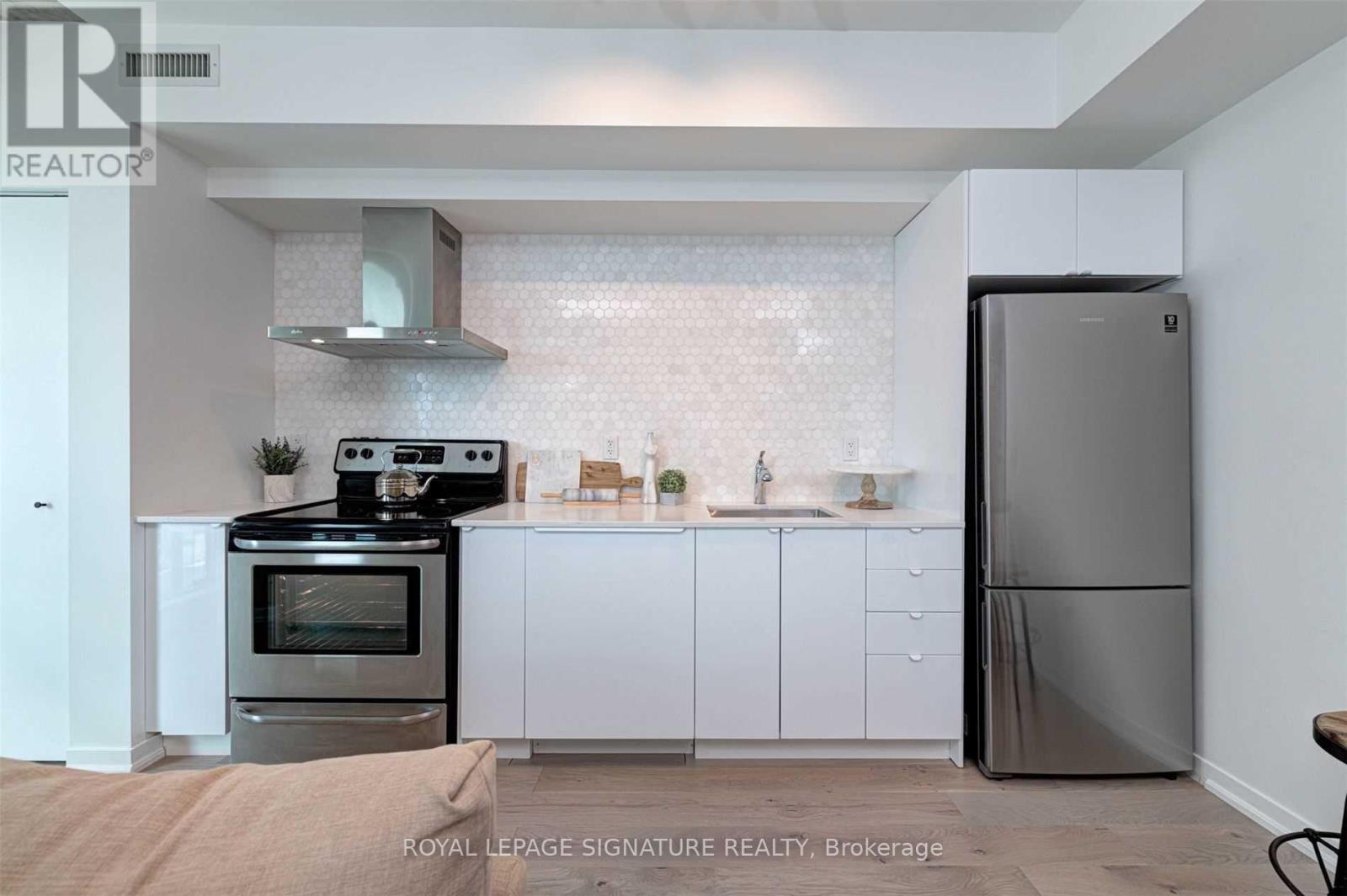 1010 - 69 Lynn Williams Street, Toronto, Ontario  M6K 3R7 - Photo 4 - C13128876