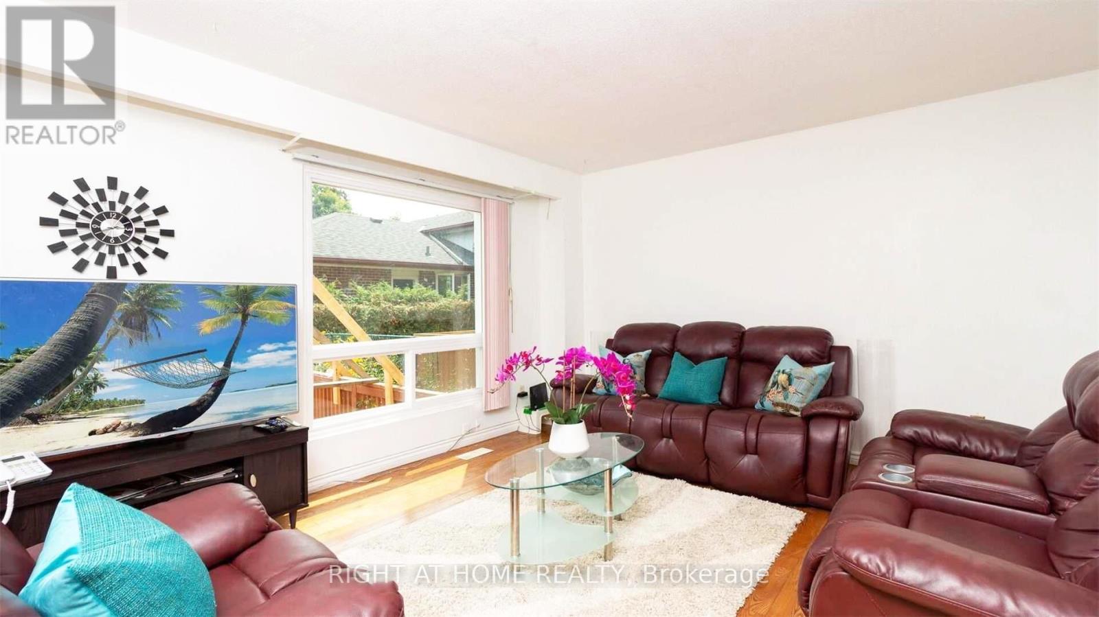 35 Shoredale Drive, Toronto, Ontario  M1G 1K4 - Photo 5 - E12882604